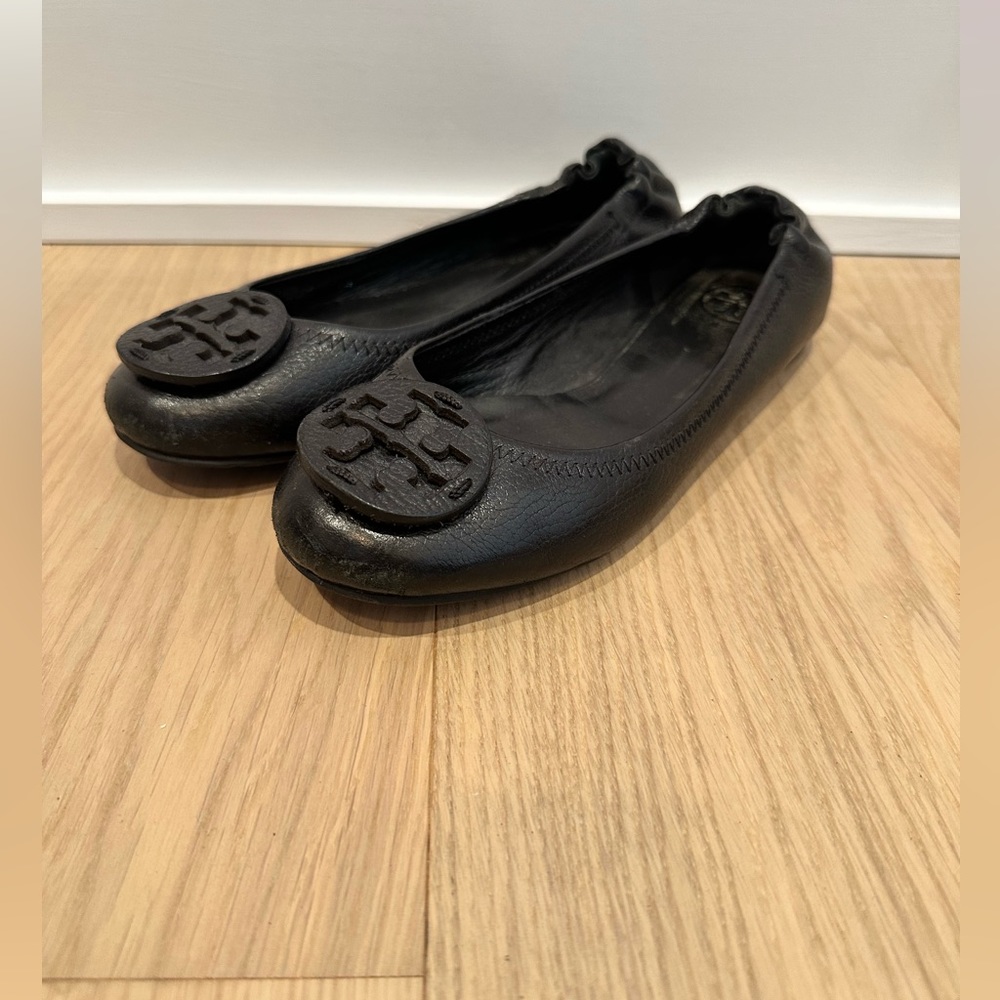 Tory Burch black leather flats
